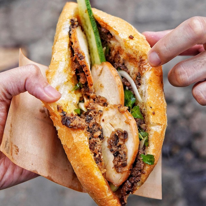 Bánh mì Madam Khánh - quán ăn sáng ngon ở Hội An