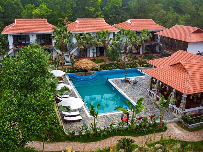 bể bơi ngoài trời tại Bái Đính Garden Resort Ninh Bình 