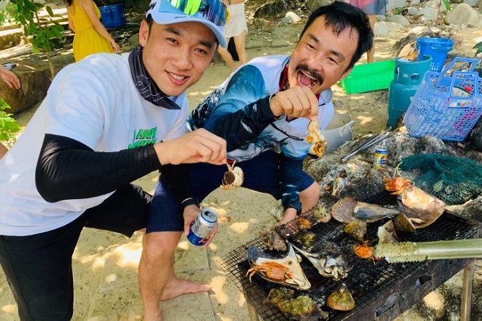 thưởng thức hải sản khi du lịch hòn Chảo Đà Nẵng 
