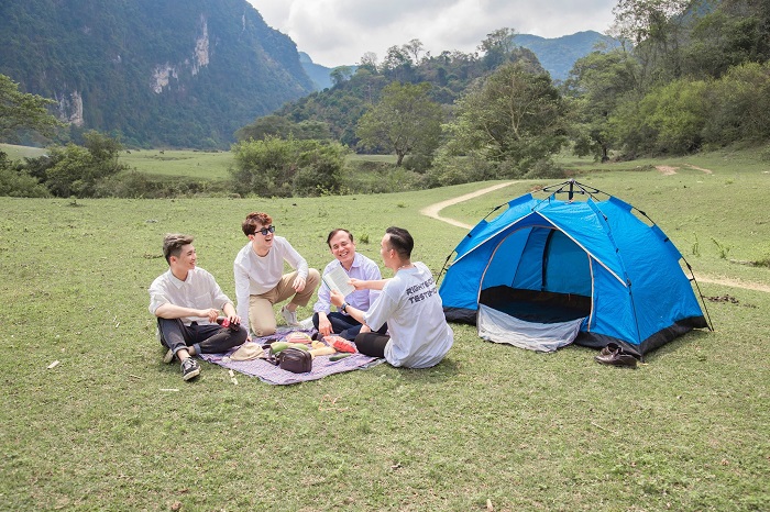 camping when traveling to Dong Lam meadow Lang Son