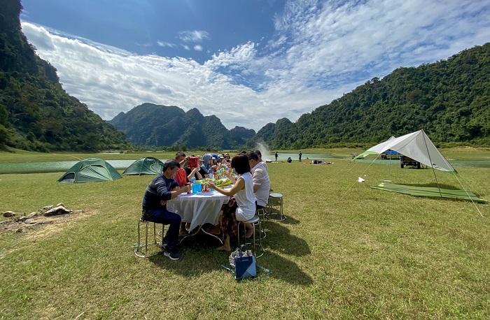 tổ chức picnic khi Du lịch thảo nguyên Đồng Lâm Lạng Sơn