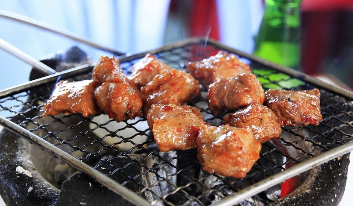 Bò nướng Lạc Cảnh - một trong các món đặc sản Nha Trang nổi tiếng