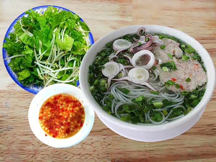 Phu Quoc stir-fried noodles - famous specialty in Phu Quoc