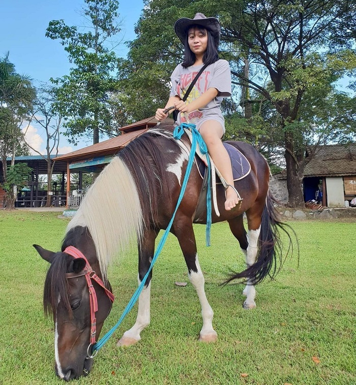 cưỡi ngựa tại khu du lịch Vườn Xoài Đồng Nai