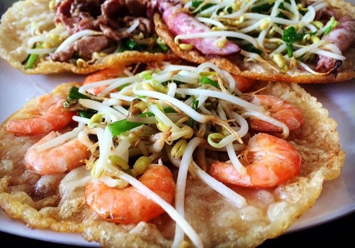 Bánh xèo mực Nha Trang - một trong các món đặc sản Nha Trang nổi tiếng