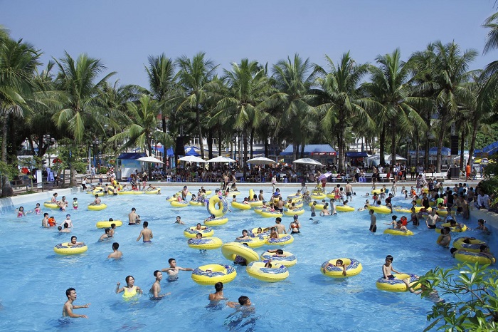 Công viên nước Hồ Tây - một trong các địa điểm vui chơi tại Hà Nội nổi tiếng