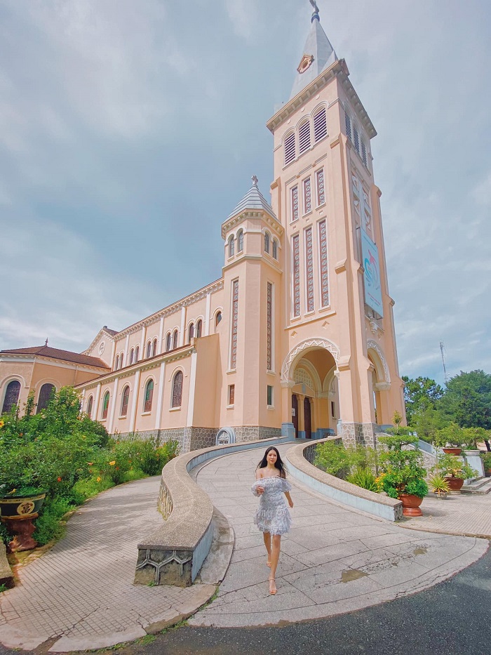 nhà thờ Con Gà - nhà thờ nổi tiếng ở Đà Lạt