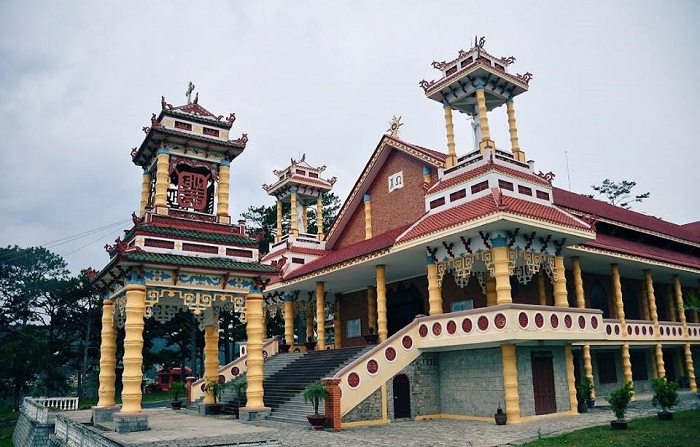 Nhà thờ Du Sinh - nhà thờ nổi tiếng ở Đà Lạt