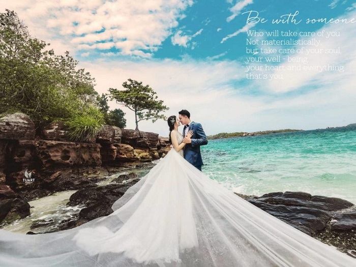 bãi biển nên thơ - địa điểm chụp ảnh cưới ở Nha Trang lý tưởng