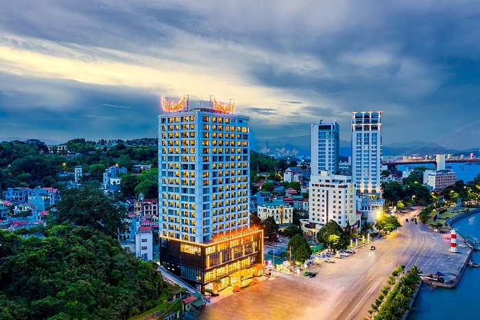 khách sạn Mường Thanh Bãi Cháy