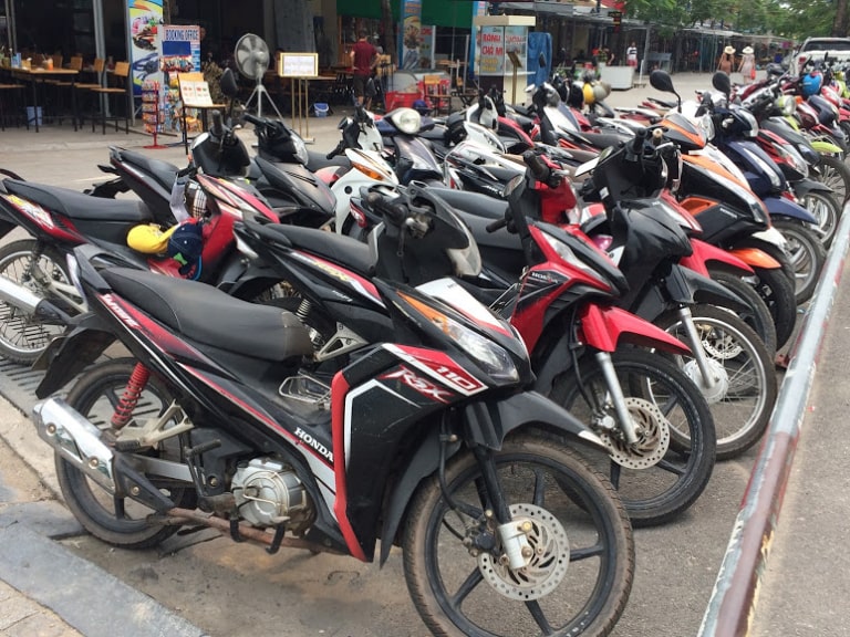 Ruby’s Motorbike Rentals - cửa hàng cho thuê xe máy ở Hạ Long