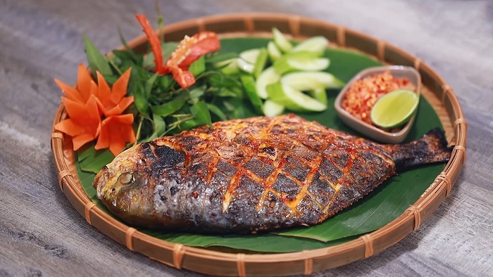 kinh nghiệm du lịch Đảo Yến Nha Trang - Cá nướng muối ớt