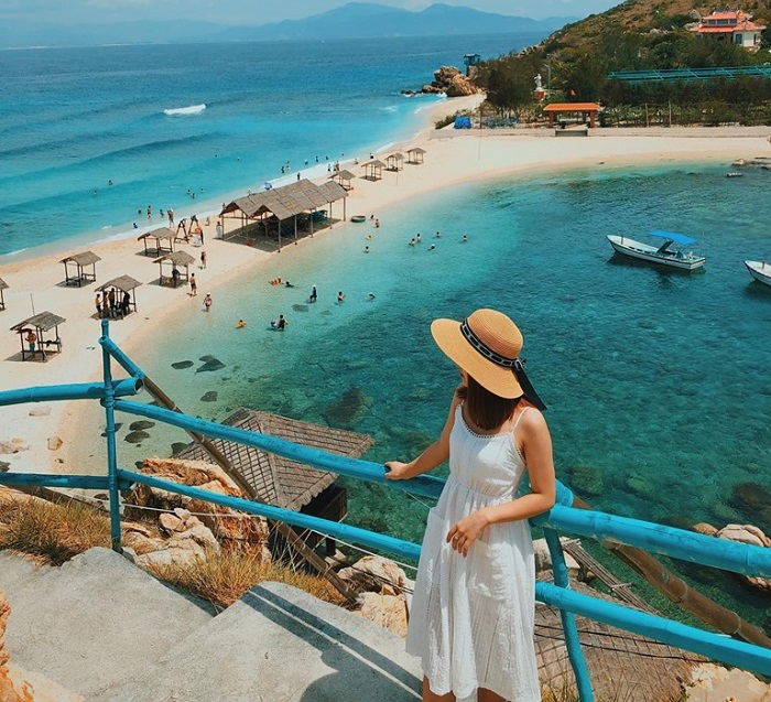 kinh nghiệm du lịch Đảo Yến Nha Trang - check in bên bãi biển tuyệt đẹp