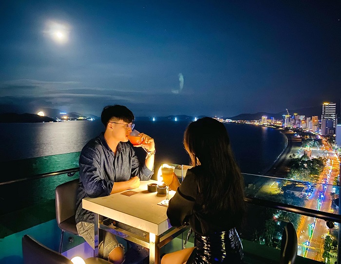Altitude Rooftop Bar - quán bar ở Nha Trang nổi tiếng