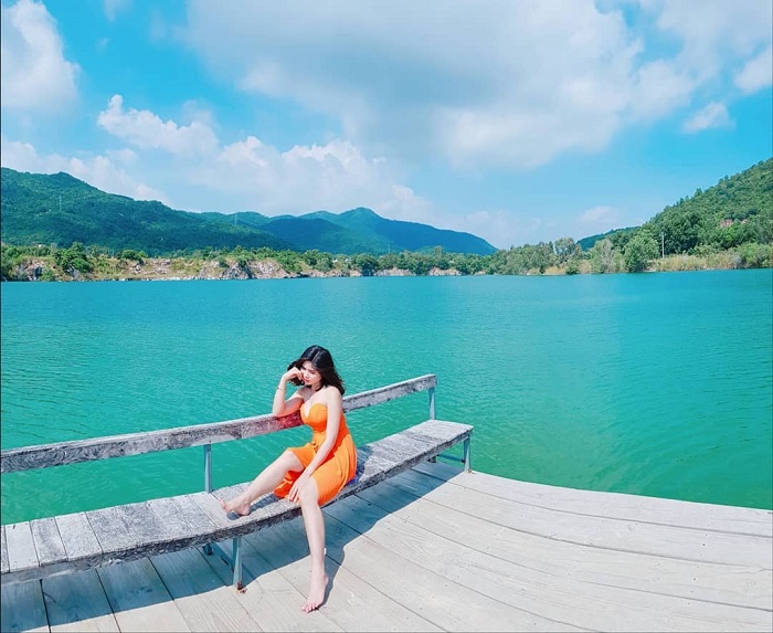 Da Xanh Lake - a beautiful place to take pictures in Vung Tau