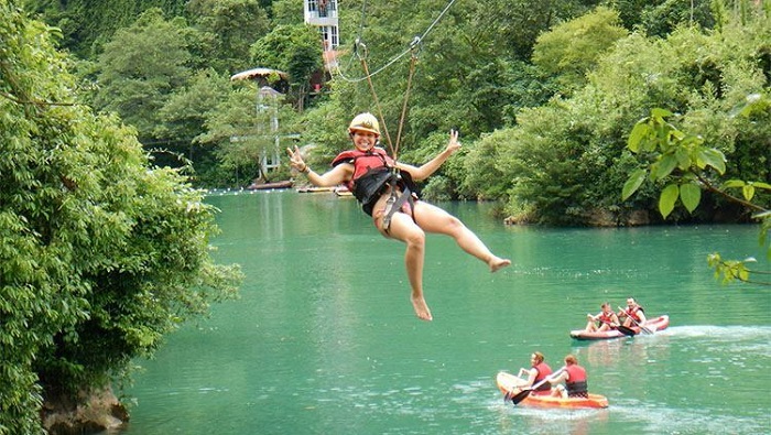 Trải nghiệm đu dây zipline mạo hiểm khu du lịch Sông Chày Hang Tối Quảng Bình