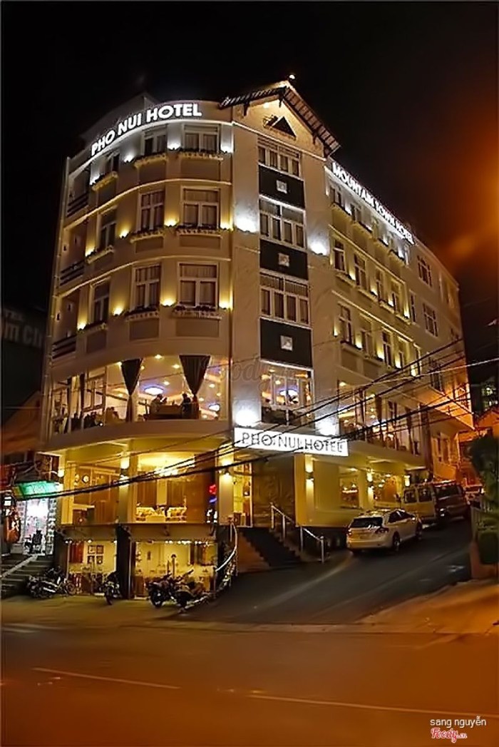 pho-nui-da-lat-hotel-khach-san-gan-cho-dem-da-lat-gia-re