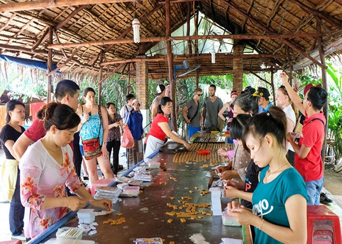 Làng nghề truyền thống kẹo dừa