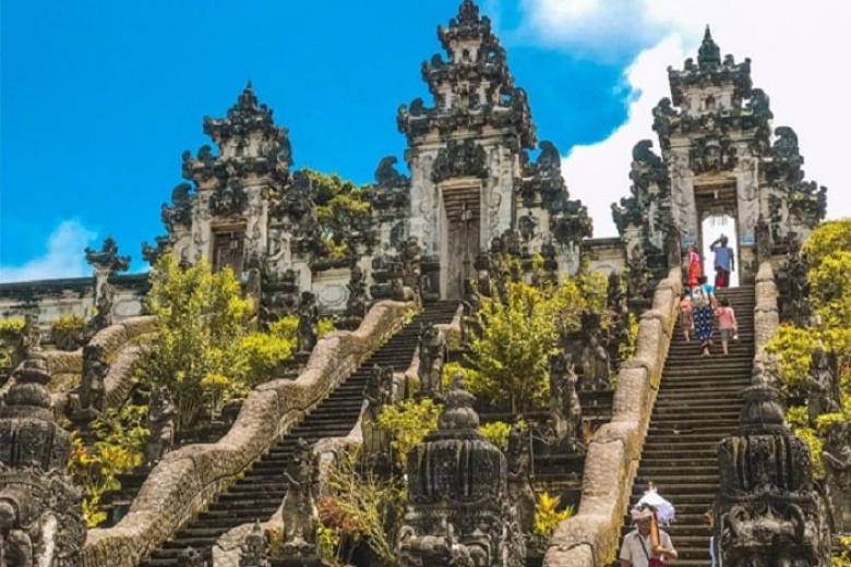 Đền thiêng Pura Lempuyang Luhur