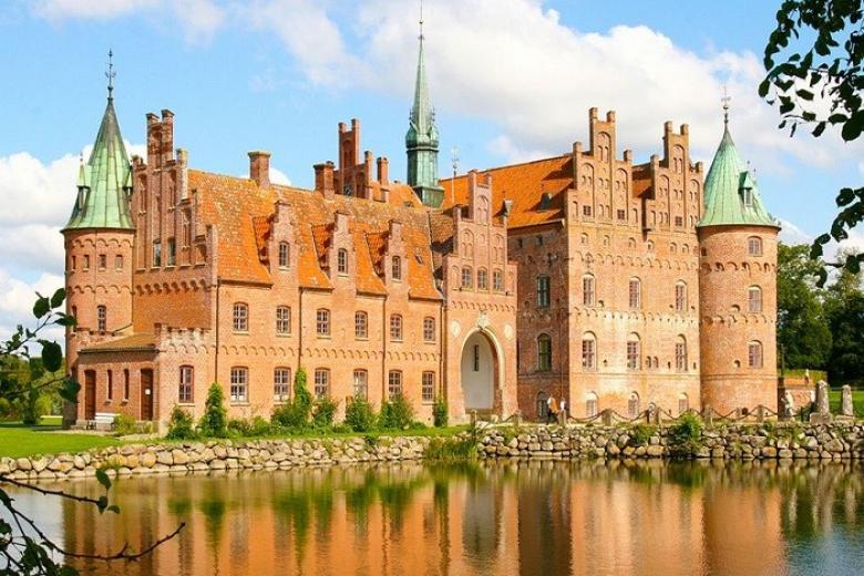 Lâu đài Egeskov