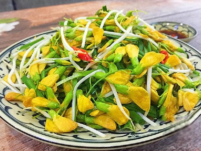 Thưởng thức món bông điên điển nổi tiếng ở miền Tây
