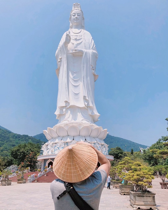 Viếng thăm chùa Linh Ứng