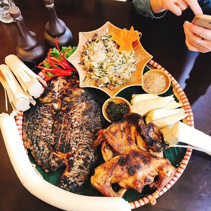 Thưởng thức gà đồi thơm ngon