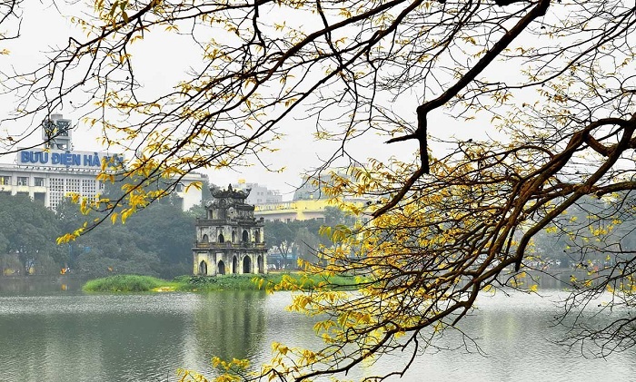 Hồ Hoàn Kiếm giữa lòng Thủ đô