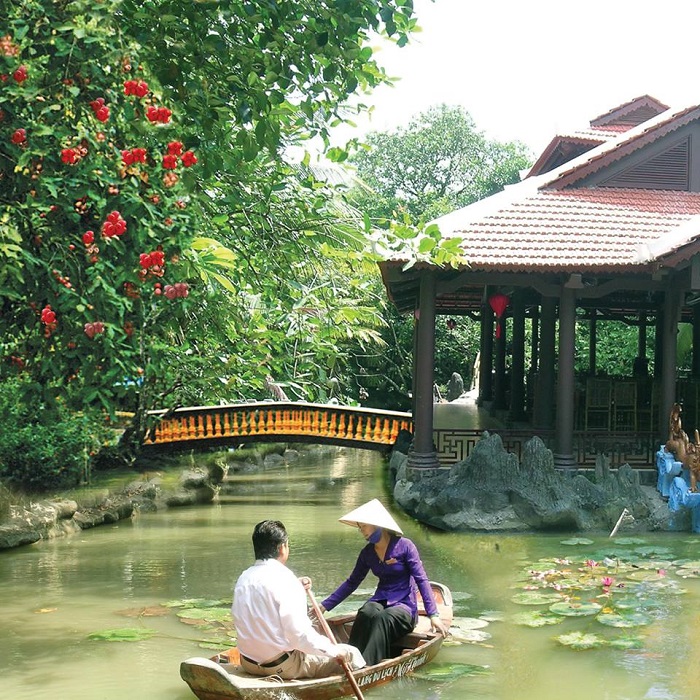 Tham quan làng du lịch Mỹ Khánh