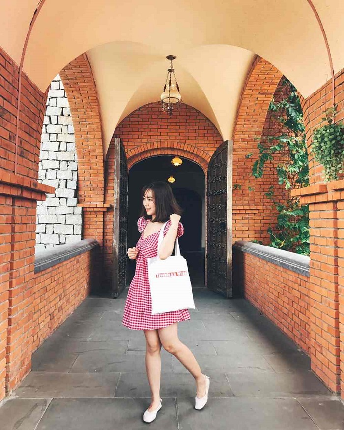 Lâu đài rượu vang Mũi Né đẹp như trời Âu