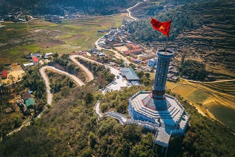 Cột cờ Lũng Cú