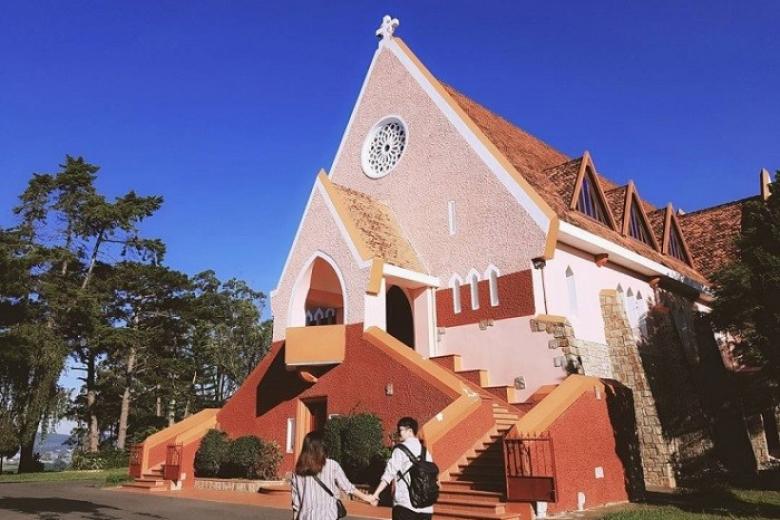 Nhà thờ Domaine De Marie
