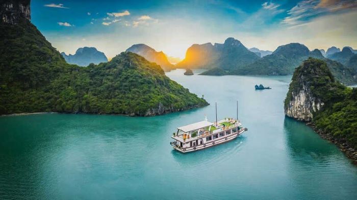 Cảnh đẹp mê hồn khi đến đảo Cát Bà