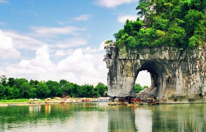 Khám phá quần thể núi Voi nguyên sơ