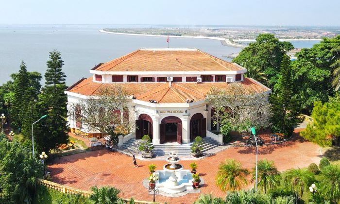 Kiến trúc Pháp cổ kính ở biệt thự vua Bảo Đại