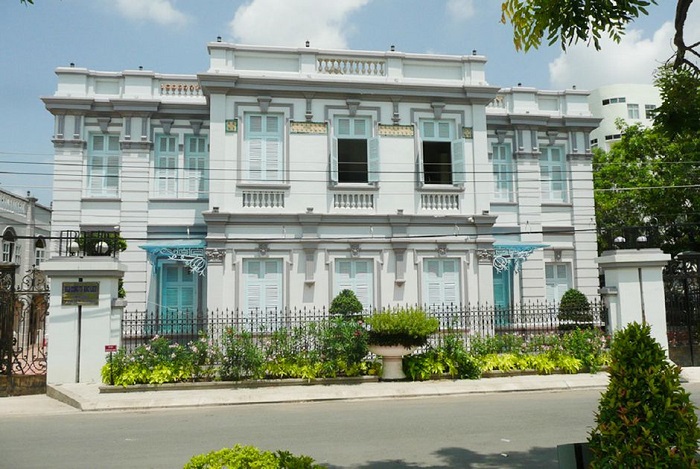 Tham quan nhà công tử Bạc Liêu
