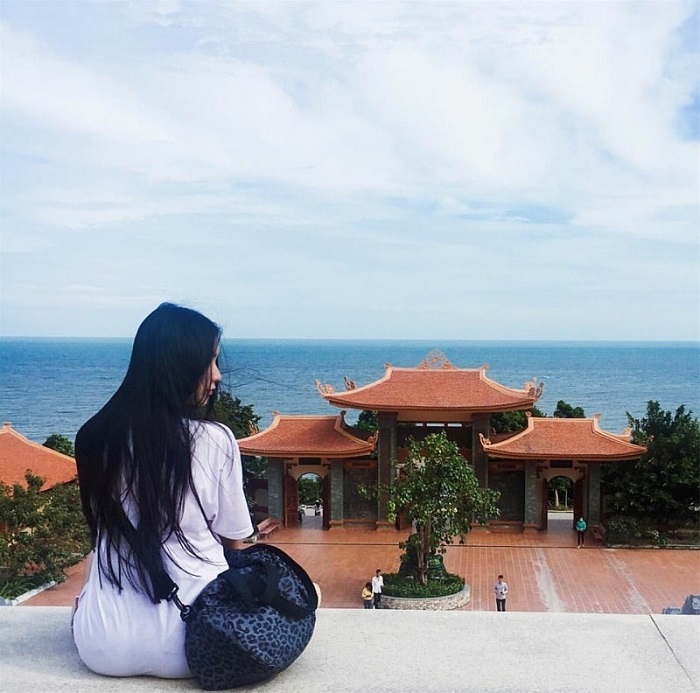Chùa Hộ Quốc ở đảo Ngọc