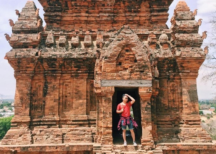 đi tour Nha Trang Đà Lạt 5 ngày 4 đêm thăm Tháp Bà Ponagar