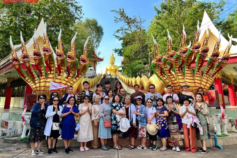 chùa Wat Phra Yai (Chùa Phật Lớn)