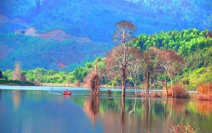 Vẻ đẹp say đắm của Ea Snô