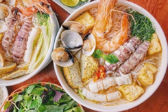 Tô bún hải sản thơm ngon, nhiều dinh dưỡng