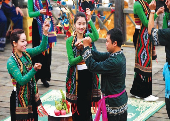 Điệu múa của dân tộc Thái