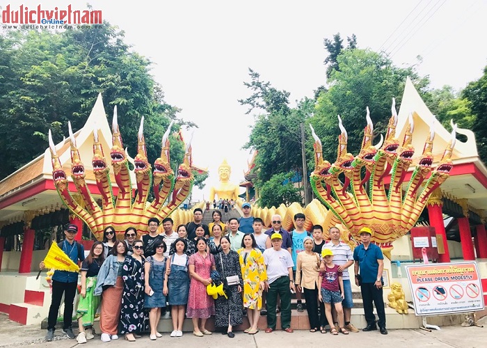 Đoàn du khách đến tham quan Bangkok