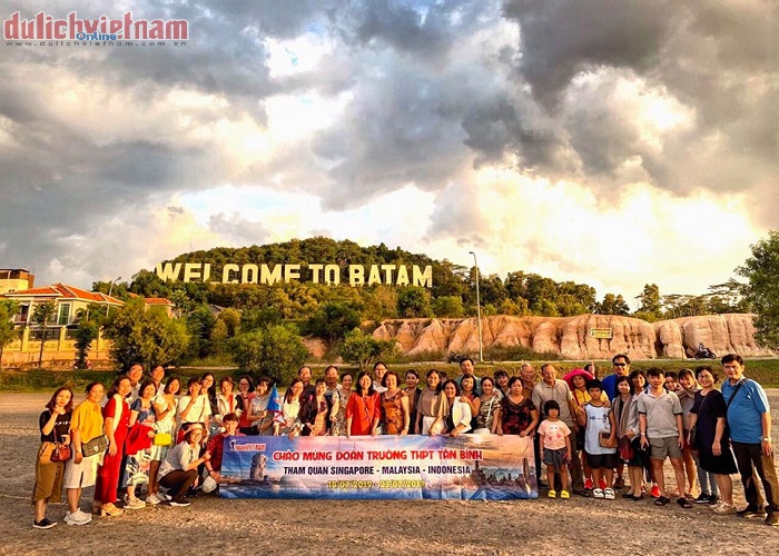 Đoàn du khách đến tham quan Batam
