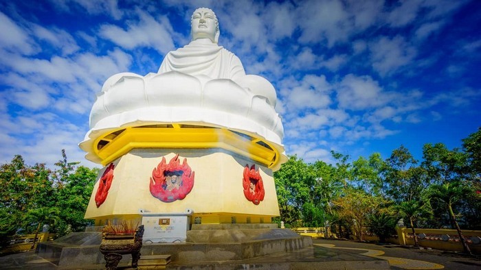 Viếng thăm chùa Long Sơn