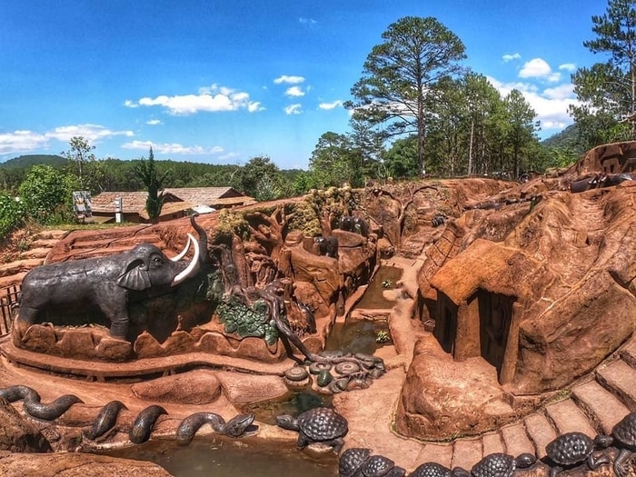 Đường hầm đất sét Đà Lạt