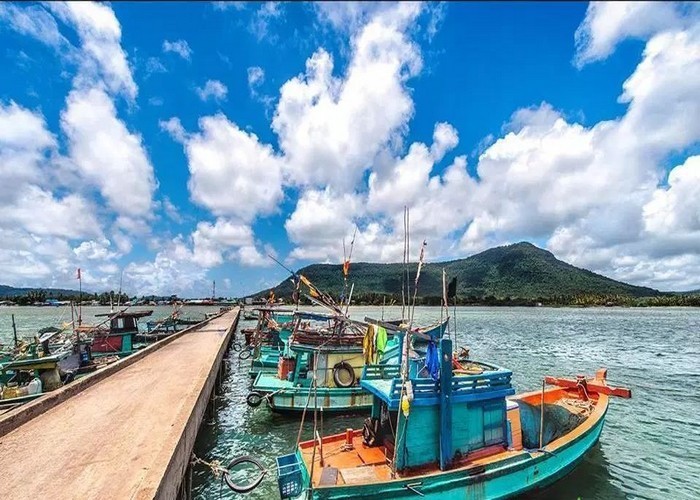 Tham quan làng chài Hàm Ninh 