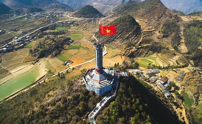 Tour Hà Giang Cao Bằng 4 ngày tham quan cột cờ Lũng Cú