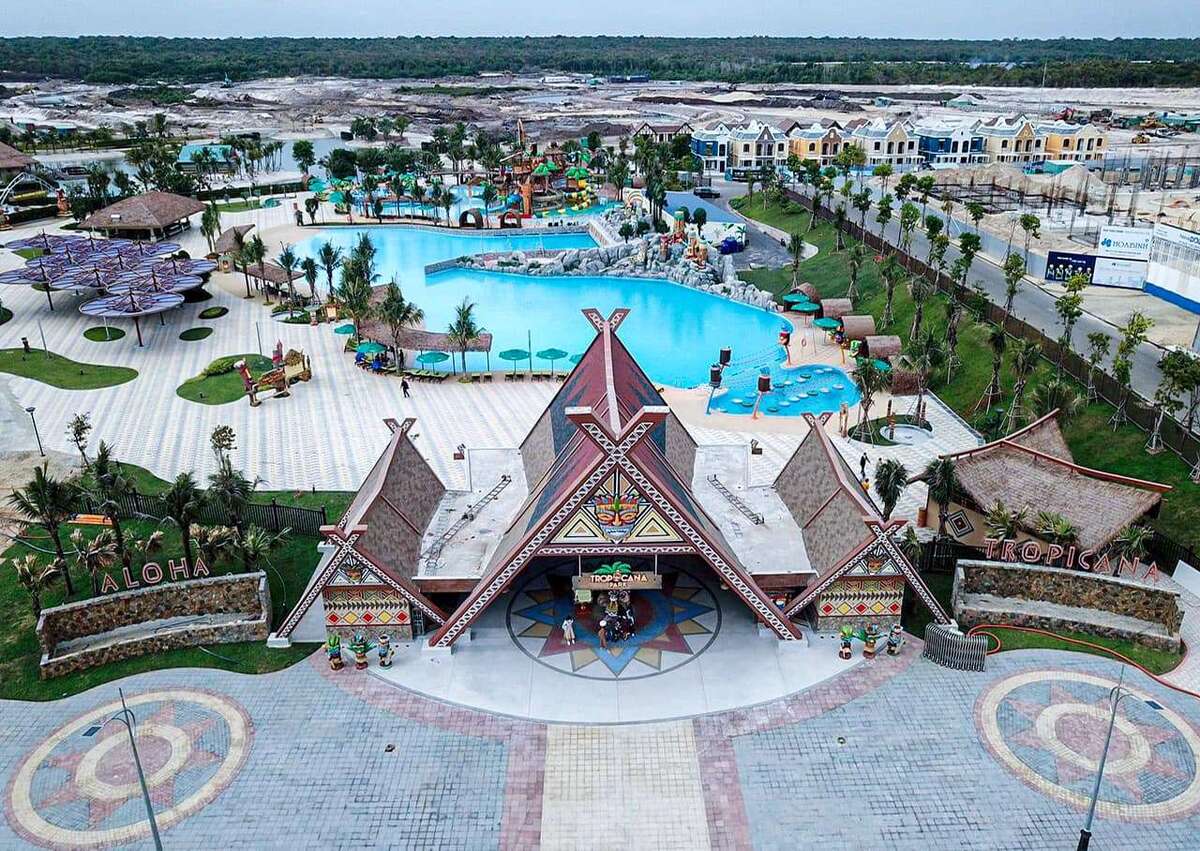 Công viên nước Tropicana