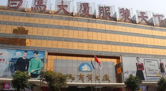 Cac-cho-ban-buon-o-Quang-Chau-noi-tieng-nhat-2